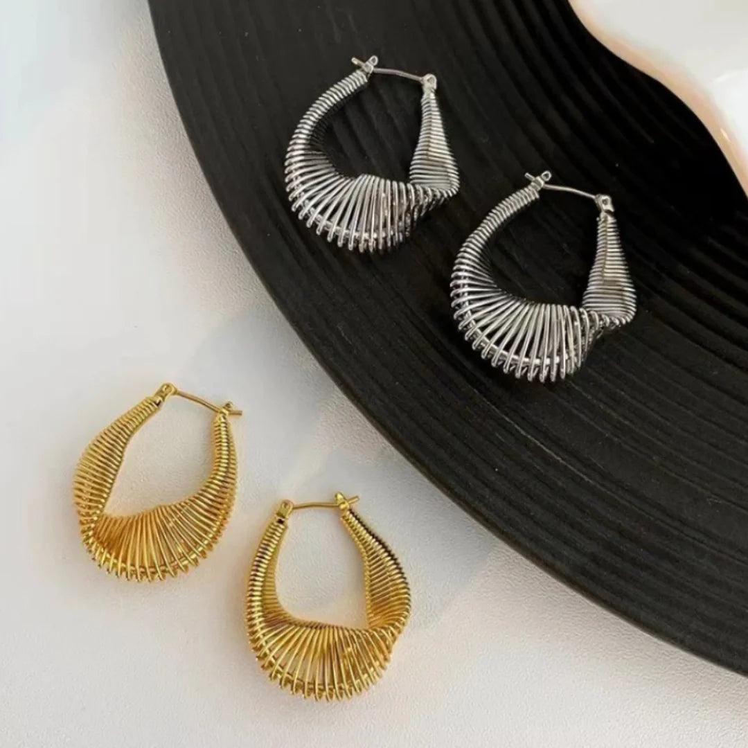 Twist Earrings: Unique Fashion in Gold Plated Copper - Sí Fashions