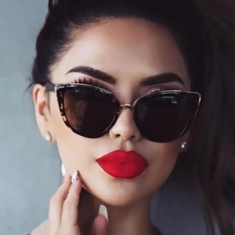 Elegant Cat Eye Sunglasses - Sí Fashions